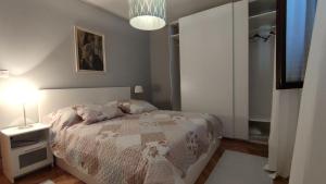 Apartments with parking space Palit, Rab - 23623