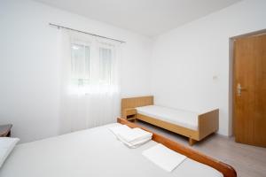 Apartments by the sea Pag - 24467