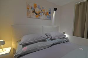 Apartments by the sea Veli Losinj, Losinj - 24590
