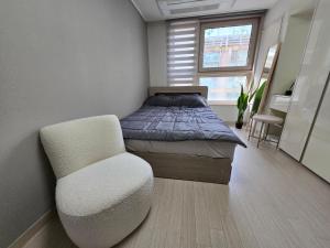 11 Gangnam j house with city view 1min from subway station