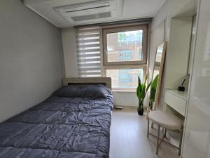 11 Gangnam j house with city view 1min from subway station