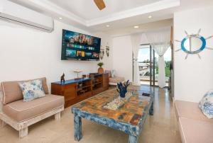 Upper-Level Penthouse, Beachfront Residence