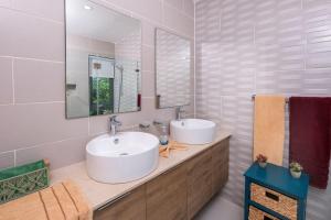 Upper-Level Penthouse, Beachfront Residence