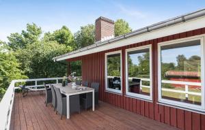 4 Bedroom Nice Home In Glesborg