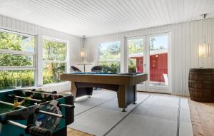 4 Bedroom Nice Home In Glesborg