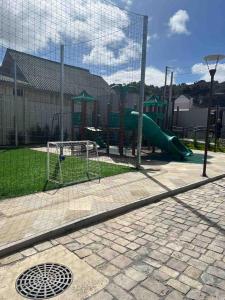 Charmoso Apê Gramado a 1 km Centro com garagem