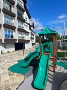 Charmoso Apê Gramado a 1 km Centro com garagem