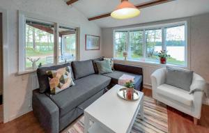 Beautiful Home In Vägla With Wifi