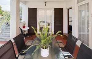 Nice Apartment In Lovrecica With Wifi