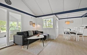 Nice Home In Hemmet With Wifi