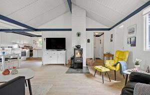 Nice Home In Hemmet With Wifi