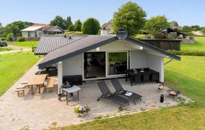 3 Bedroom Stunning Home In Hejls