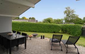3 Bedroom Stunning Home In Hejls