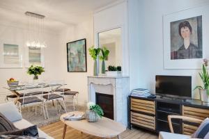 Paris Sevigne Elegant residence