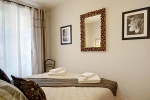 Paris Sevigne Elegant residence