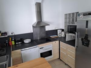 Maisons de vacances Maison Familiale de Charme a 300m de la Plage - Saint Jean de Monts, 6 Pers, Wifi Gratuit - FR-1-323-408 : photos des chambres