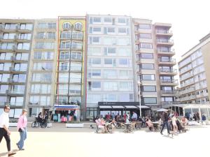 Apartment in Nieuwpoort with Beach Views