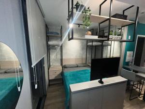 Studio Vila Madalena a 400m do Metro com Ar Cond próximo ao Beco do Batman e Allianz