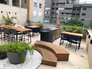 Studio Vila Madalena a 400m do Metro com Ar Cond próximo ao Beco do Batman e Allianz