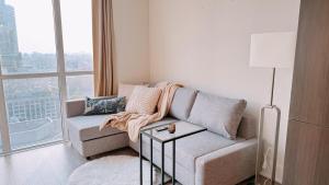 Luxury 1 BR and Den Near CN Tower