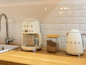 Maison rénovée au bord de lOgnon avec grand jardin et plage privée - FR-1-583-395