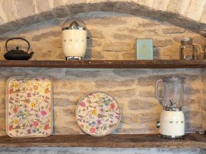 Maison rénovée au bord de lOgnon avec grand jardin et plage privée - FR-1-583-395