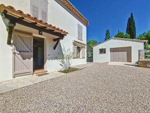 Rez de villa de charme à Montauroux près du lac Saint-Cassien, 2 chambres, jardin privatif - FR-1-779-16