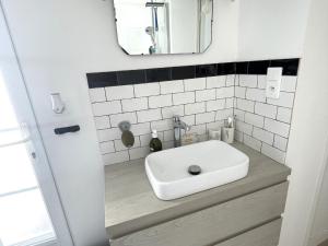 Maisons de vacances Maison charmante proche plage et commerces avec WIFI - FR-1-652-60 : photos des chambres