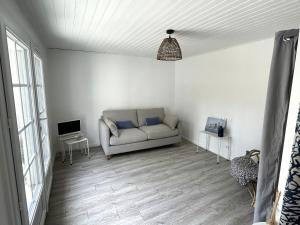 Maisons de vacances Maison charmante proche plage et commerces avec WIFI - FR-1-652-60 : photos des chambres