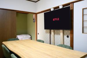 COCOSTAY尾道本通り - 千光寺も花火も雨の日も全部にやさしい尾道の宿 - In the middle of the shopping street