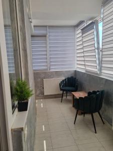 Golden Apartment - Militari Residence Bucharest