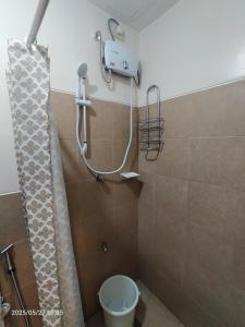 1123B FieldRes Condo by Bambie with wifi and drinking water
