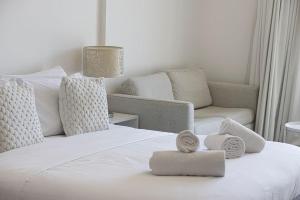 Restay Homes - Chic Studio in JVC - Pool Views