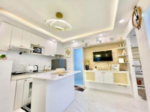 2BR Condo with Free Pool Access and Wifi