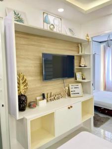 2BR Condo with Free Pool Access and Wifi