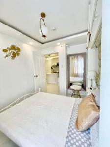 2BR Condo with Free Pool Access and Wifi