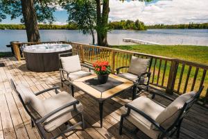 Hottub Serenity Shores 5BD Fishing Hiking