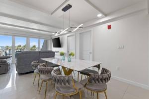 Chic Stay by the Beach