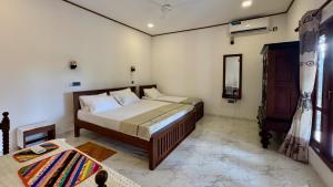 Mendis Villa