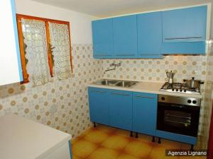 Comfortable three room apartment in Lignano with parking