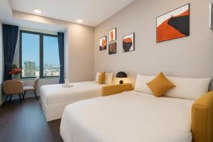 Refined Saigon - Rivergate Aparment - Free Pool, Free Internet SIM for 3 nights, Free Pick Up for 5 nights