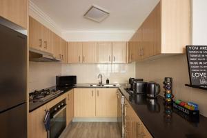 Free Parking on Bunn, 5 mins to The Star & Darling