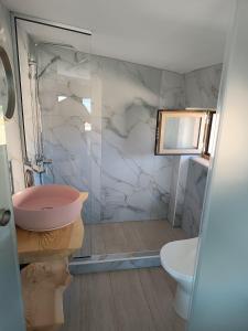 Paliochora Beachfront Escape, Milolithos Pool Retreats