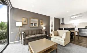 Golf Apartment Heated Pool 27