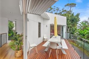 Luxurious 5-Bed Home by Avoca Beach