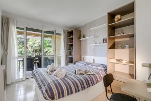 Saint Laurent Apt Garden View - Happy Rentals