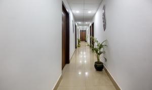 Hotel Divine India Galaxy, Noida 135