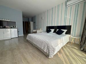 BW - Studio Grenada 316B