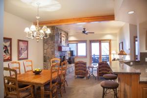 Trail's End Lodge at Deer Valley Resort - Two Bedroom Residence with Spa #405 condo