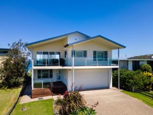 9 Dickinson Avenue-Absolute beachfront!